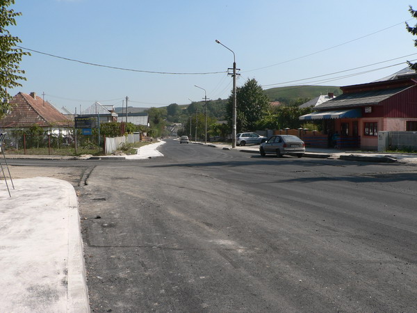 6 Asfaltare str Armatei16.jpg